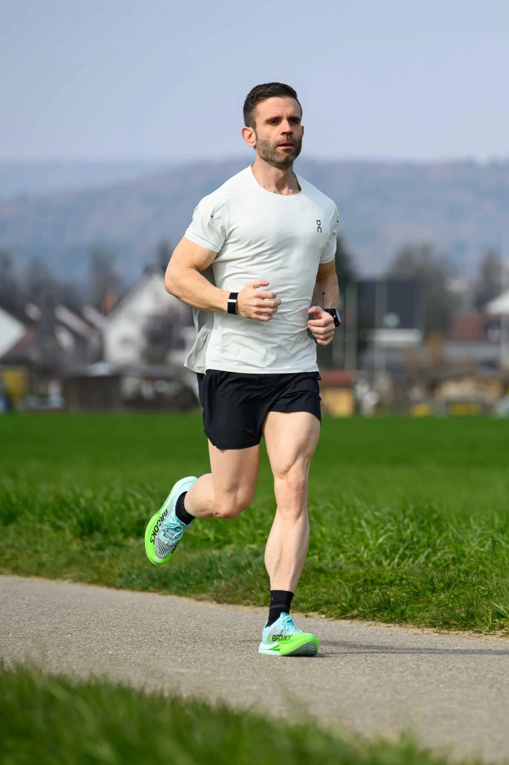 Marco Laterza im Lauf-Training, datenbasiertes Personal Training Zürich für Führungskräfte und Unternehmer